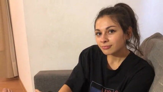 Деревенская сестренка обсасывает пенис брата приехав к нему жить в Москву